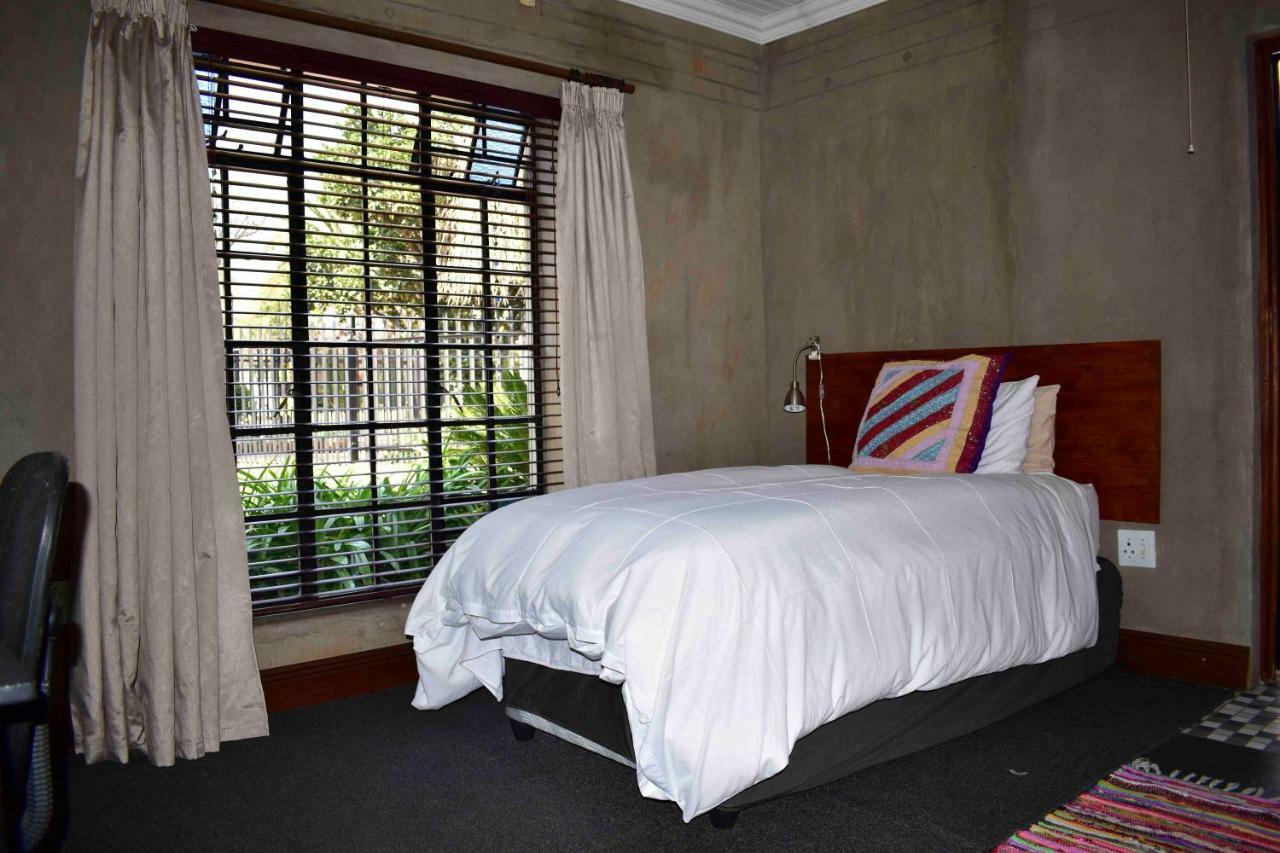 13 Hobson Secunda Exterior foto